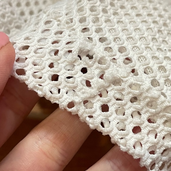 Size 2 White Lululemon Catch a Breeze Cropped Pullover Running Hoodie - Picture 6 of 10